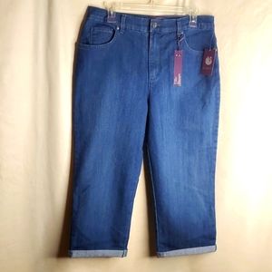 Women Gloria Vanderbilt Ultra stretched Capri denim Jean, Size 10, Blue